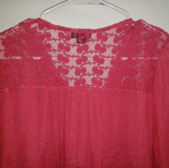 New Directions bell sleeve floral lace top SZ SMALL - Picture 5 of 12